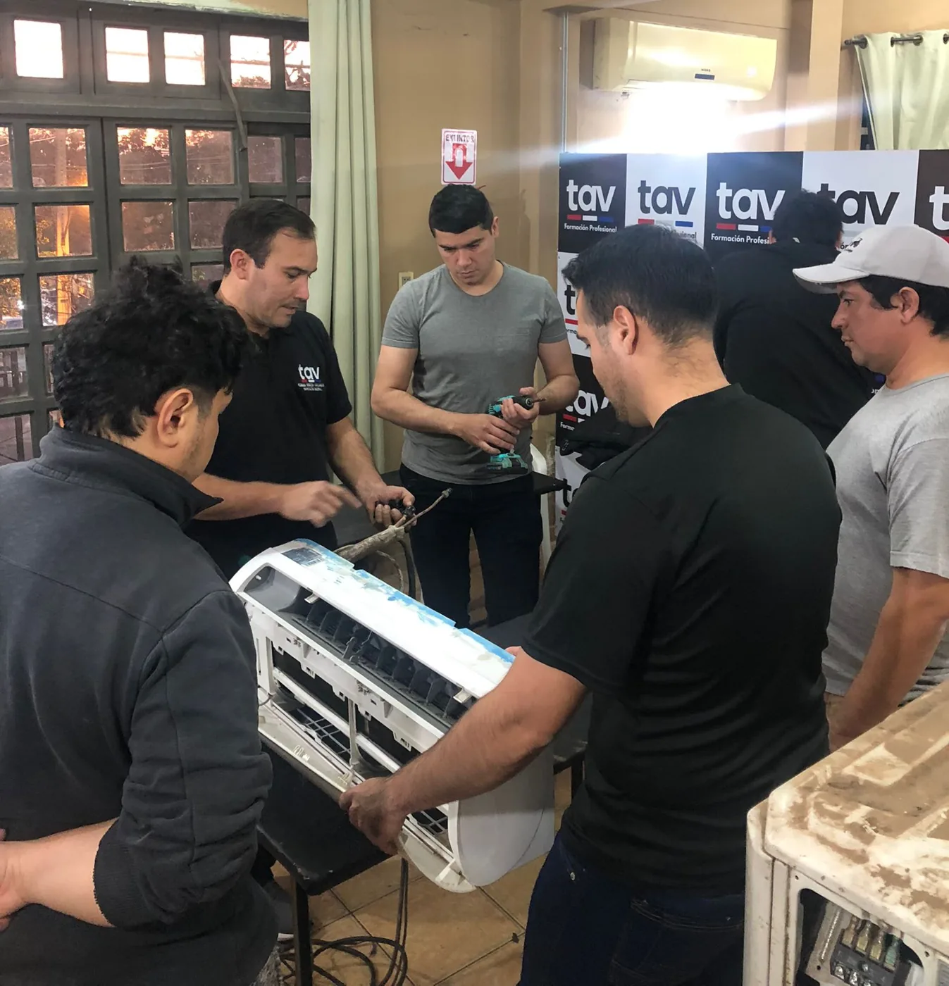 Taller de Refrigeración de Aire Split con instructor TAV