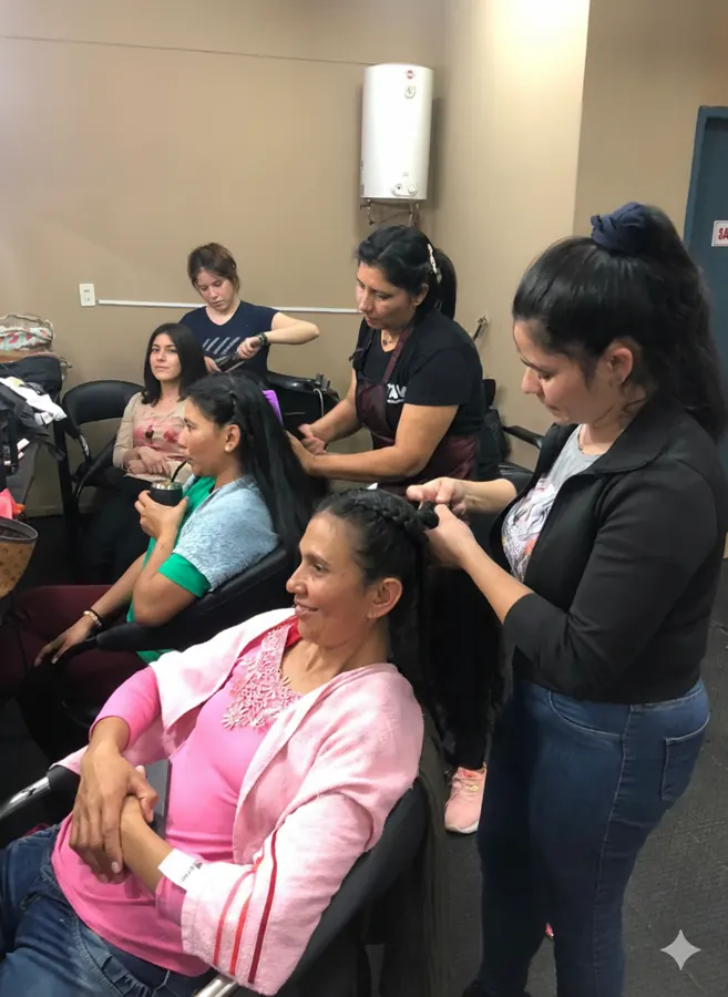 Clase práctica de manicura y esmaltado semipermanente
